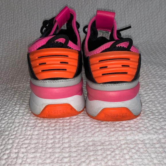 Shoes - Picture 5 of 6